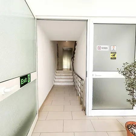 Appartement With Big Terrace 1175 *